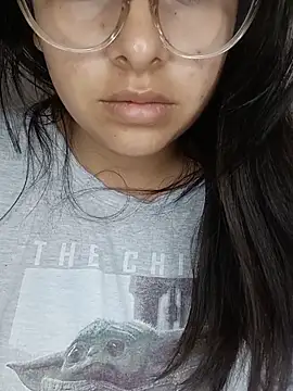 Rosyshadow online show from 4, 6, 2026