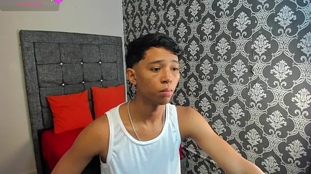 Snapshot of Little_Twink19x chatting on 5, 7, 2026 Little Twink19x online show from 5, 7, 2026