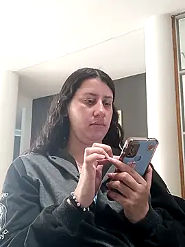 LunaDamasco online show from 7, 4, 2026