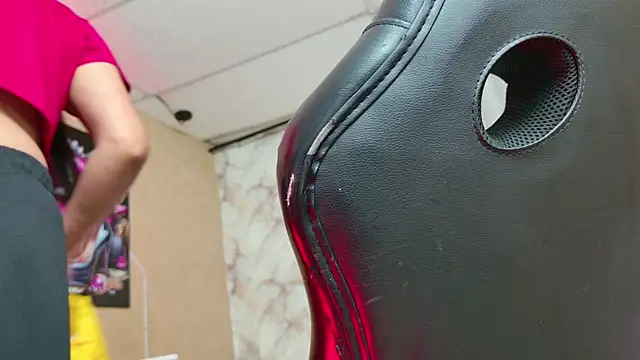 QueenSallyDesire online show from 15, 4, 2026