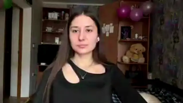 Snapshot of poly_princess chatting on 25, 2, 2026 poly princess online show from 25, 2, 2026