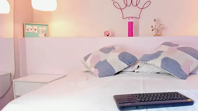 Snapshot of mia_mendoza_ chatting on 28, 2, 2026 mia mendoza online show from 28, 2, 2026