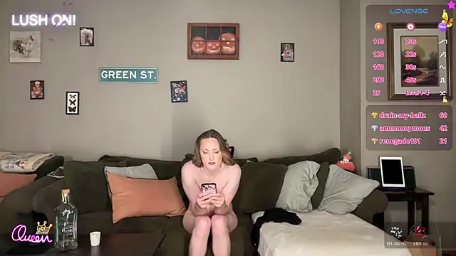 Snapshot of greenxxxqueen chatting on 26, 4, 2026 greenxxxqueen online show from 26, 4, 2026