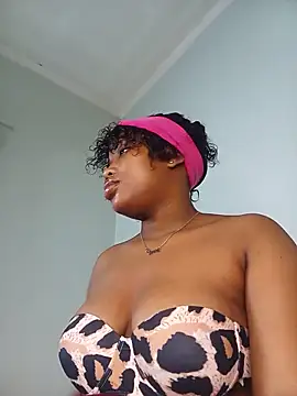 Divine Beautyxx online show from 17, 6, 2026