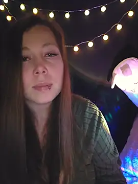 Snapshot of AliceBeverl chatting on 23, 2, 2026 AliceBeverl online show from 23, 2, 2026