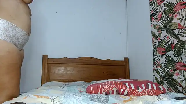 Snapshot of smallvioleta69 chatting on 25, 2, 2026 smallvioleta69 online show from 25, 2, 2026