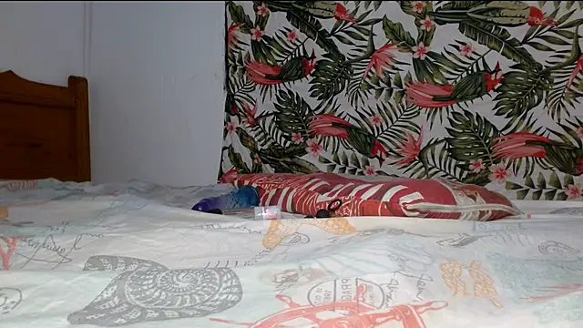 Snapshot of smallvioleta69 chatting on 5, 4, 2026 smallvioleta69 online show from 5, 4, 2026