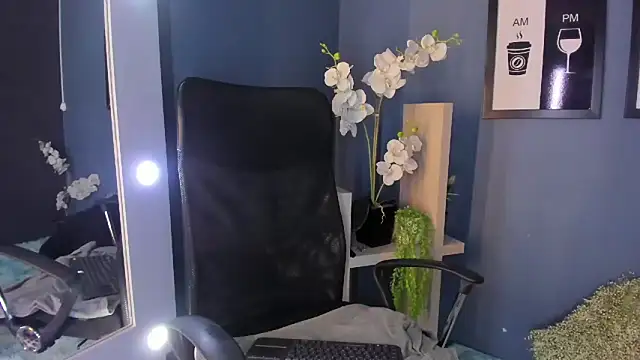 EmiilyRousee online show from 11, 4, 2026