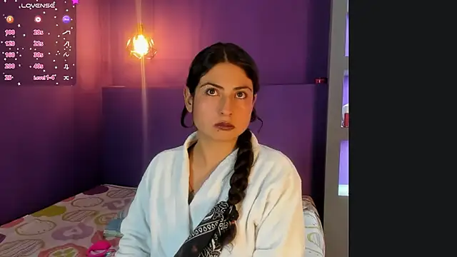 zoe henderson online show from 11, 4, 2026