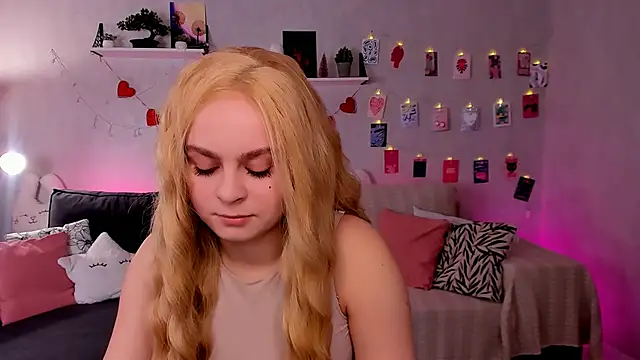 Snapshot of VivienAllen chatting on 21, 2, 2026 VivienAllen online show from 21, 2, 2026