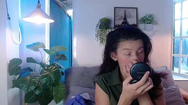 milk chloe  online show from 16, 3, 2026