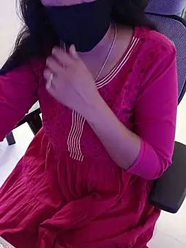 Queenlipx online show from 8, 3, 2026