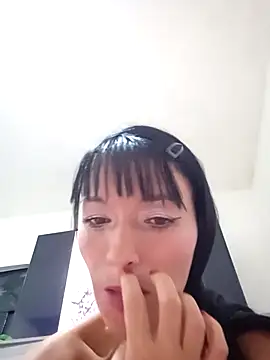 sandy 11  online show from 11, 4, 2026