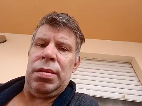 Snapshot of stud2512 chatting on 15, 6, 2026 stud2512 online show from 15, 6, 2026