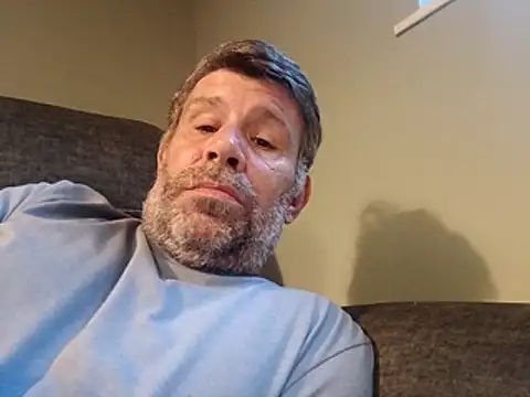 Snapshot of stud2512 chatting on 1, 7, 2026 stud2512 online show from 1, 7, 2026