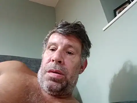 Snapshot of stud2512 chatting on 16, 7, 2026 stud2512 online show from 16, 7, 2026