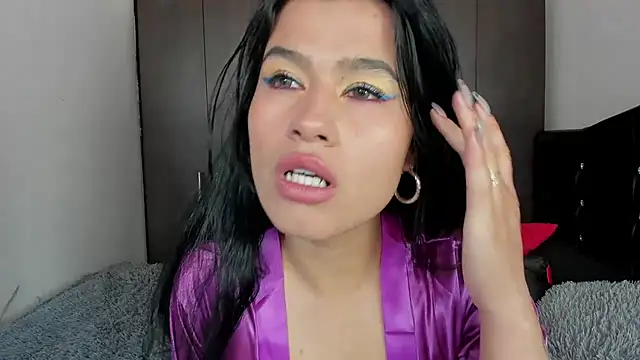 Snapshot of LatinaQueen23 chatting on 23, 6, 2026 LatinaQueen23 online show from 23, 6, 2026