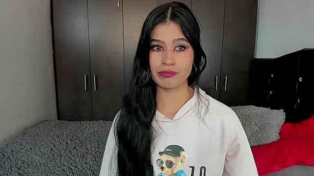 Snapshot of LatinaQueen23 chatting on 1, 7, 2026 LatinaQueen23 online show from 1, 7, 2026