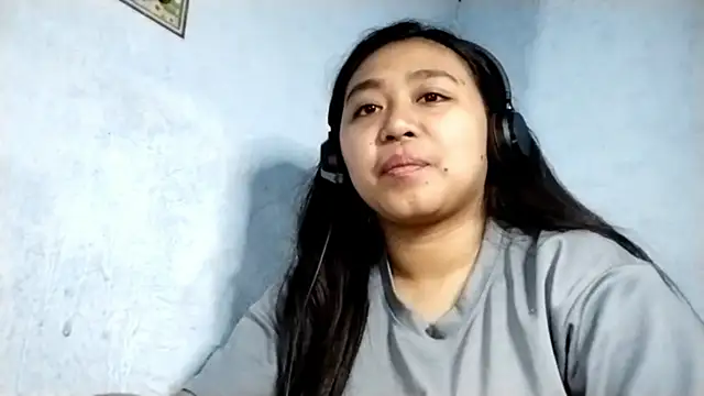 Snapshot of EmmalineBroner chatting on 23, 2, 2026 EmmalineBroner online show from 23, 2, 2026