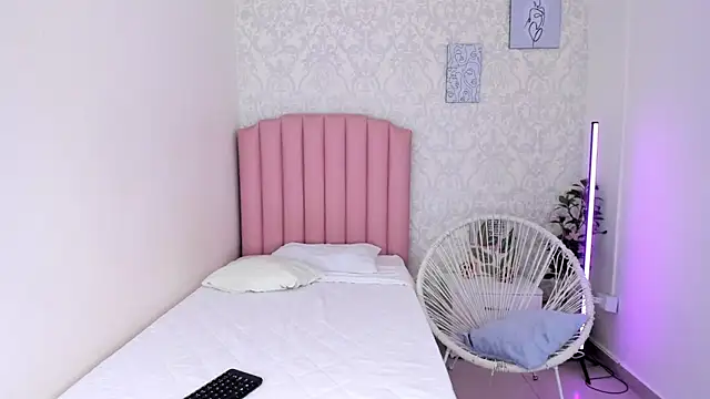 Mara Galle online show from 18, 4, 2026