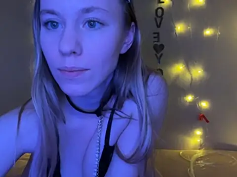 Snapshot of Vikkie_seXyGiiiirl_XoXo chatting on 25, 2, 2026 Vikkie seXyGiiiirl XoXo online show from 25, 2, 2026