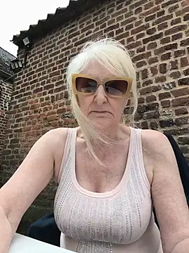 Heidiblueeyes online show from 31, 5, 2026