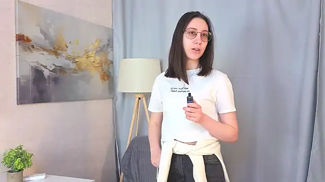 Snapshot of DoraWhitrock chatting on 23, 2, 2026 DoraWhitrock online show from 23, 2, 2026