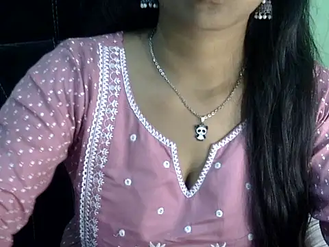 cute momo love online show from 25, 3, 2026