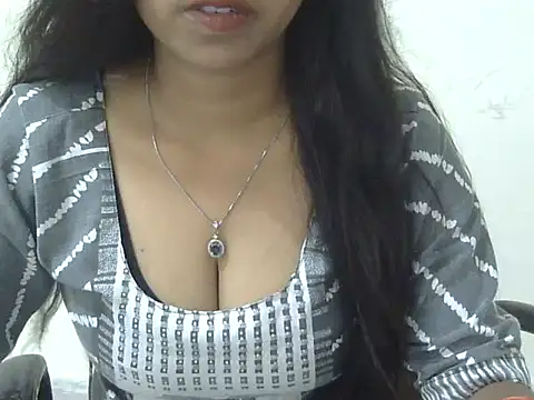 Snapshot of cute_momo_love chatting on 5, 7, 2026 cute momo love online show from 5, 7, 2026