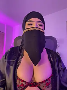 Snapshot of Yasmin_cute chatting on 9, 7, 2026 Yasmin cute online show from 9, 7, 2026
