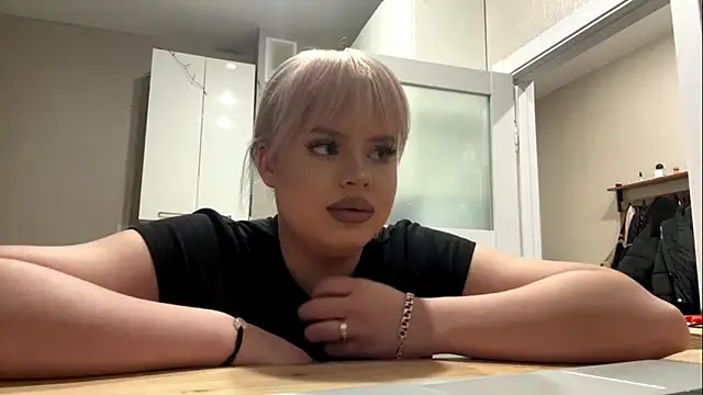 Snapshot of Lollyjollm chatting on 24, 2, 2026 Lollyjollm online show from 24, 2, 2026