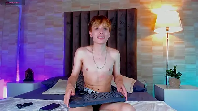 Isaac Grey online show from 4, 4, 2026