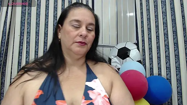 Snapshot of Sharlot_curvy chatting on 8, 7, 2026 Sharlot curvy online show from 8, 7, 2026