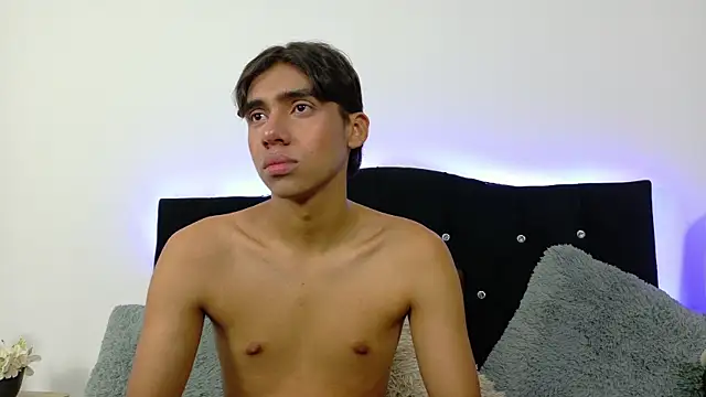 Snapshot of Eros_Lux chatting on 1, 7, 2026 Eros Lux online show from 1, 7, 2026