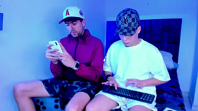 alex and christhoper online show from 27, 3, 2026