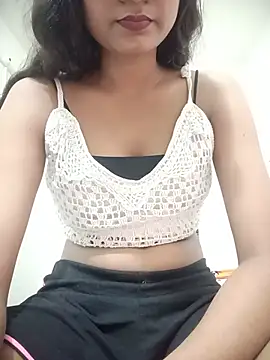 Snapshot of Heena_shrma chatting on 6, 7, 2026 Heena shrma online show from 6, 7, 2026
