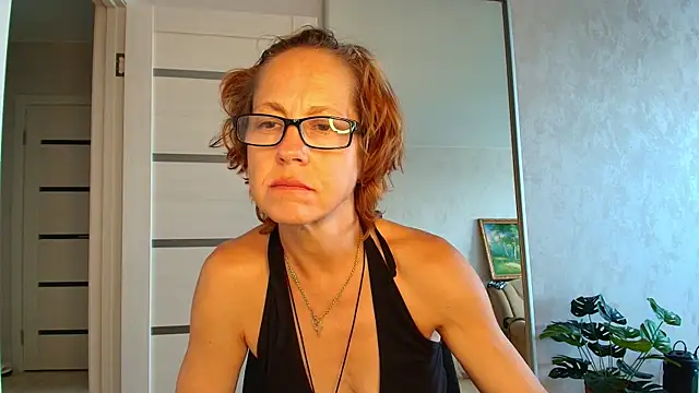 Snapshot of LioraWeiss chatting on 8, 7, 2026 LioraWeiss online show from 8, 7, 2026