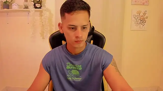 Snapshot of sexy_andres01 chatting on 27, 2, 2026 sexy andres01 online show from 27, 2, 2026