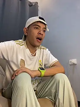 Snapshot of asian_darlingcummersxXx chatting on 1, 3, 2026 asian darlingcummersxXx online show from 1, 3, 2026