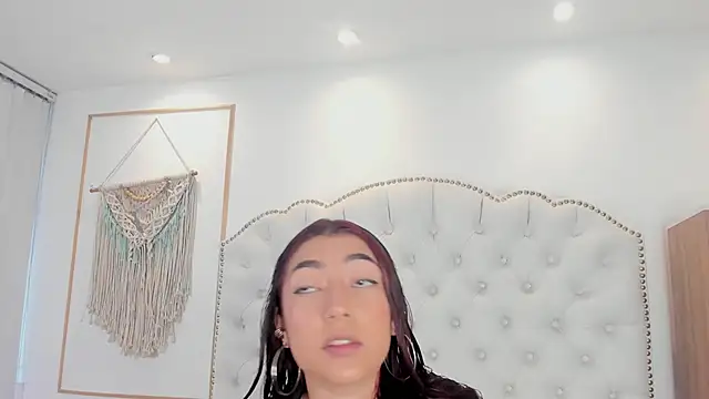 Snapshot of Sara_funy chatting on 9, 4, 2026 Sara funy online show from 9, 4, 2026