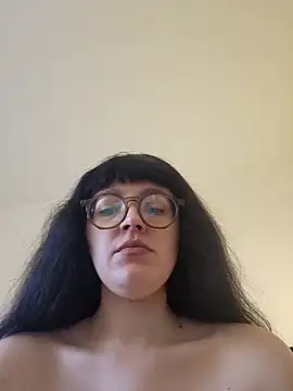 Mommynatrix online show from 3, 5, 2026