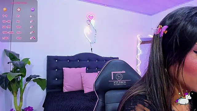 LINDSAY TAY online show from 17, 3, 2026