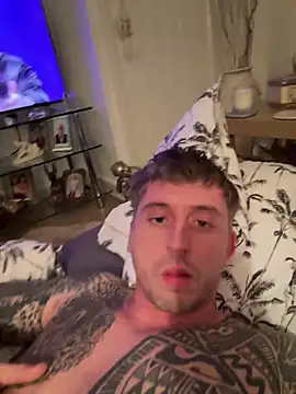 Snapshot of freddie321 chatting on 24, 2, 2026 freddie321 online show from 24, 2, 2026