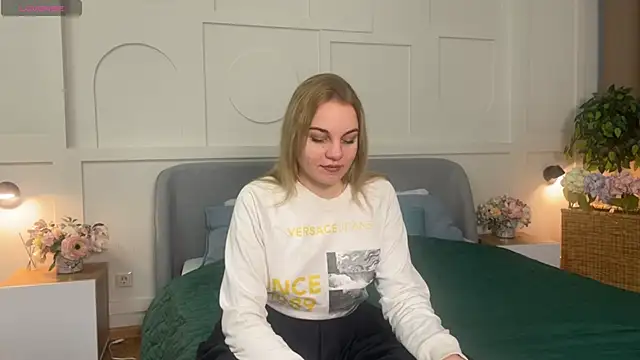 Glow Margo online show from 12, 3, 2026