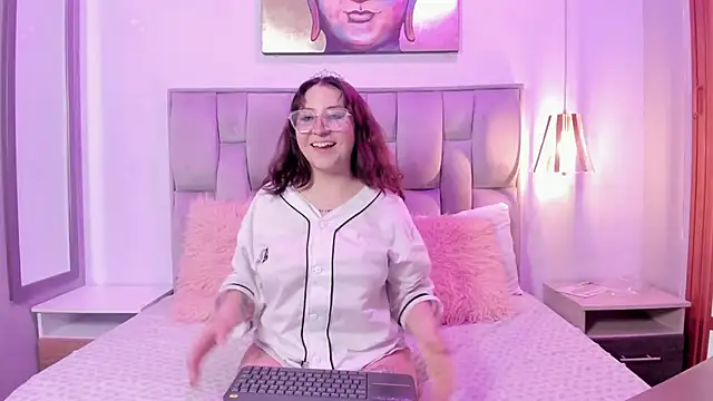 Snapshot of Maddie-LesYoux chatting on 27, 2, 2026 Maddie-LesYoux online show from 27, 2, 2026