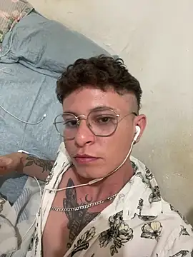 Snapshot of erickmoor2526 chatting on 26, 2, 2026 erickmoor2526 online show from 26, 2, 2026