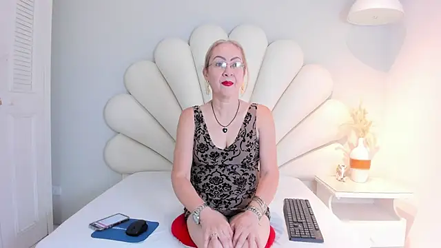 Victoria Firee online show from 31, 5, 2026