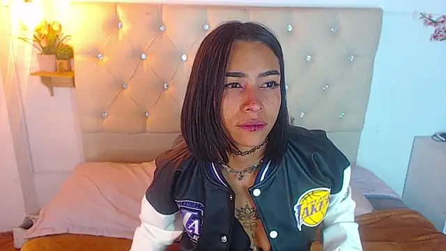 Snapshot of Rommen_N_Zoe chatting on 7, 6, 2026 Rommen N Zoe online show from 7, 6, 2026