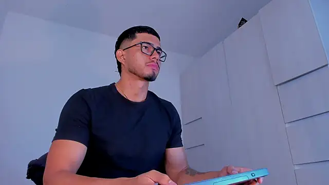 THADEO KING2 online show from 24, 3, 2026