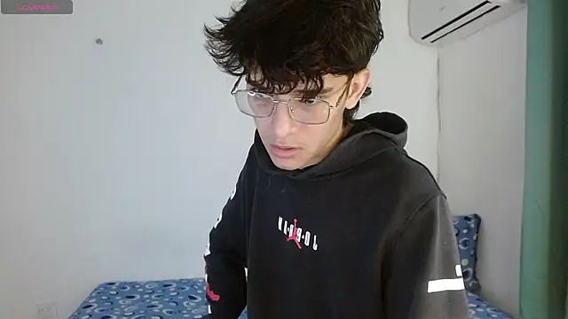 Snapshot of noah_millerx chatting on 5, 5, 2026 noah millerx online show from 5, 5, 2026